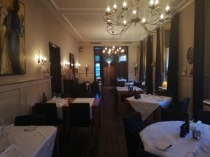 social wifi audio restaurant